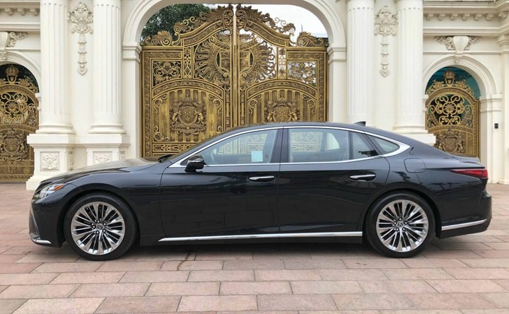 Dịch vụ cho thuê xe 4 chỗ hạng sang phục vụ doanh nghiệp nước n