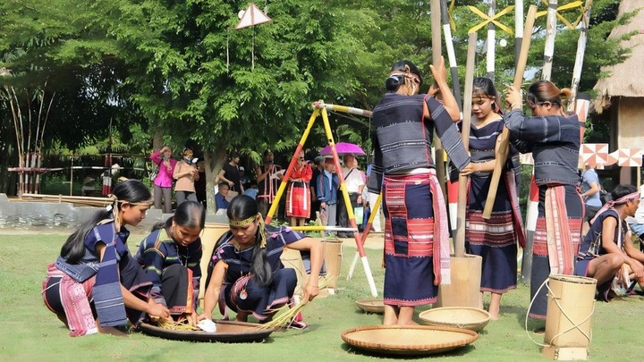 Kh\u00e1m ph\u00e1 nh\u1eefng l\u1ec5 h\u1ed9i \u1edf Kon Tum \u0111\u1ed9c \u0111\u00e1o v\u00e0 \u0111\u1eb7c s\u1eafc nh\u1ea5t